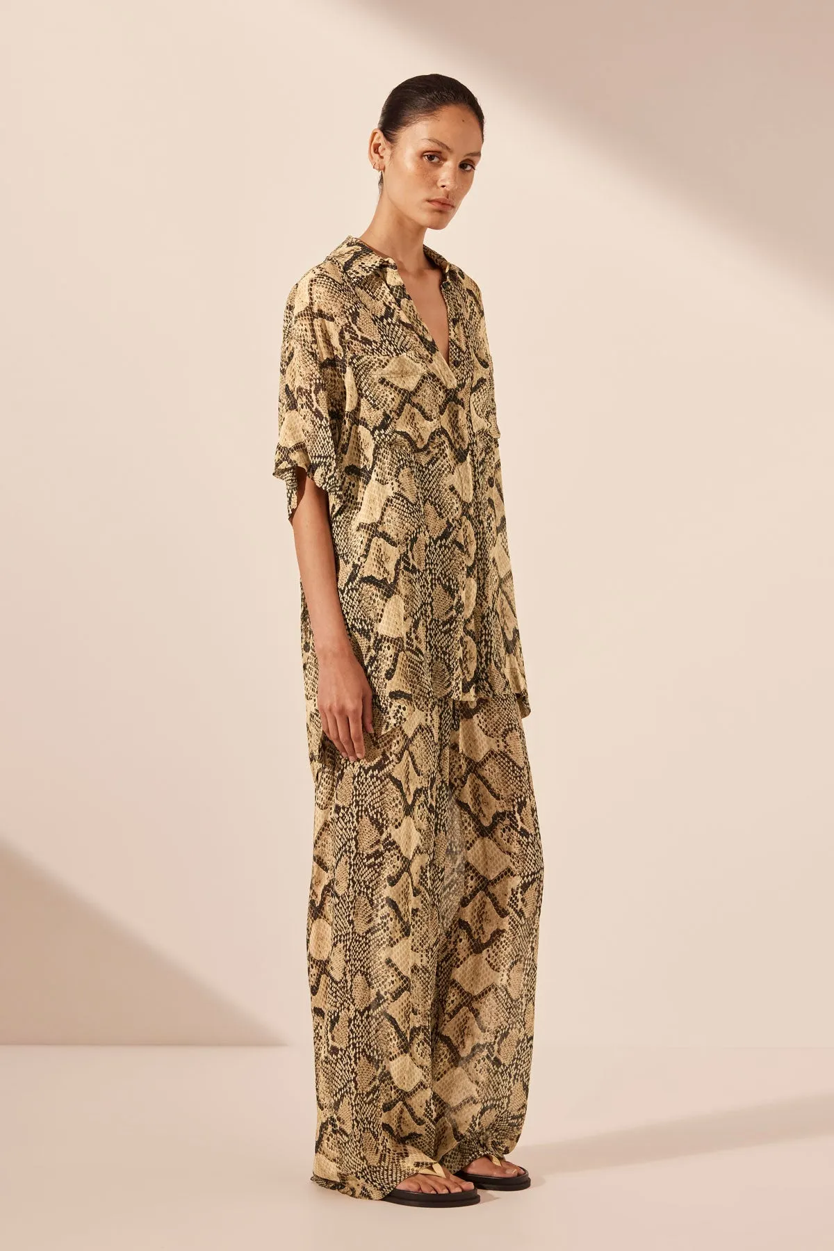 HADIYA SIDE SPLIT SHORT SLEEVE SHIRT