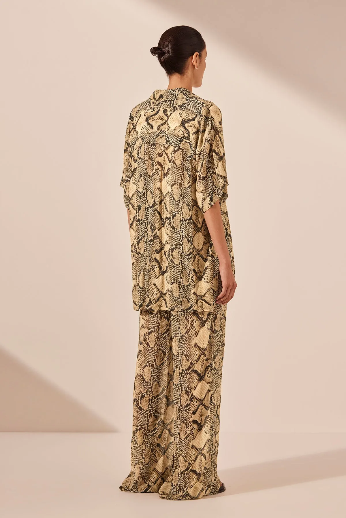 HADIYA SIDE SPLIT SHORT SLEEVE SHIRT