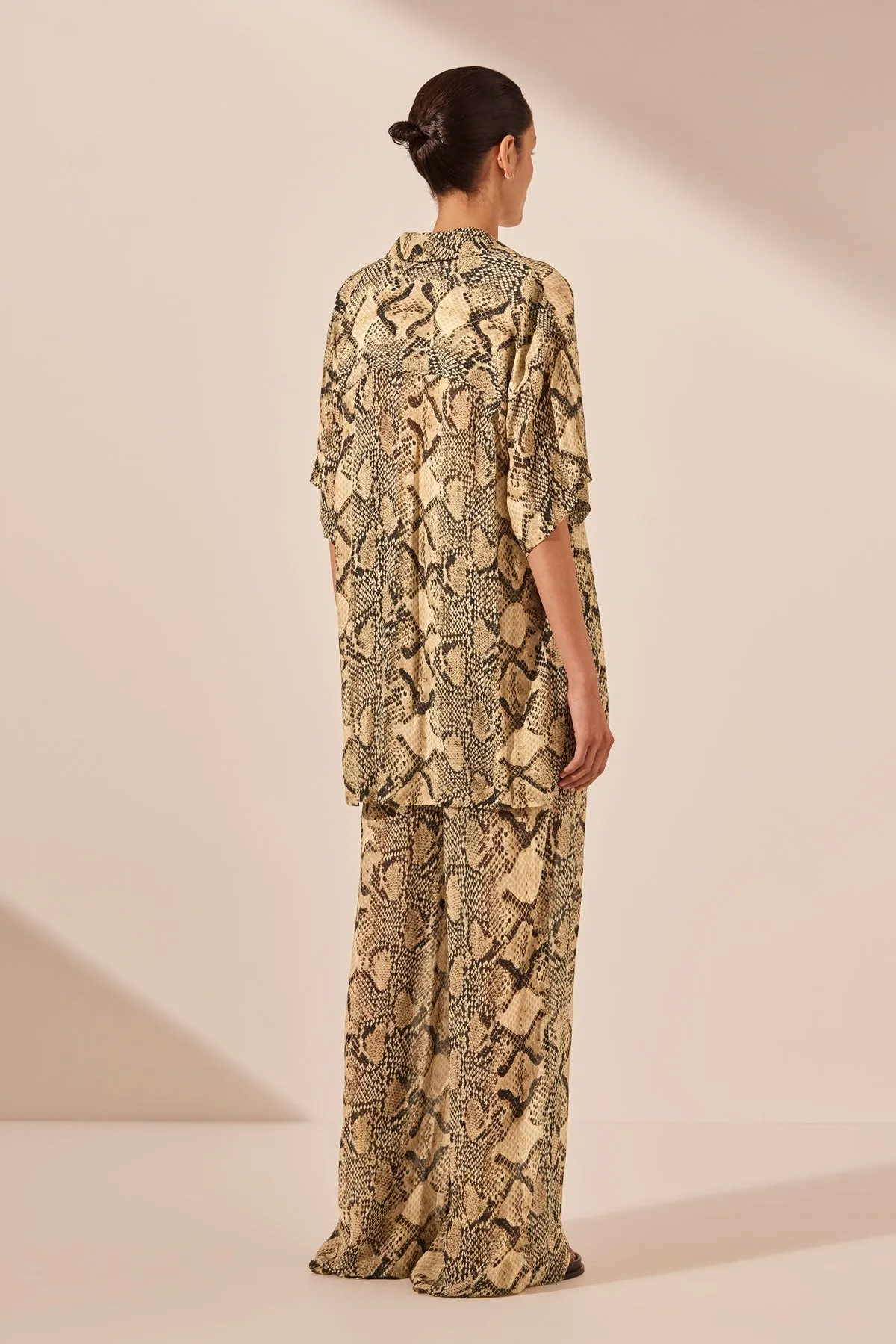 HADIYA SIDE SPLIT SHORT SLEEVE SHIRT