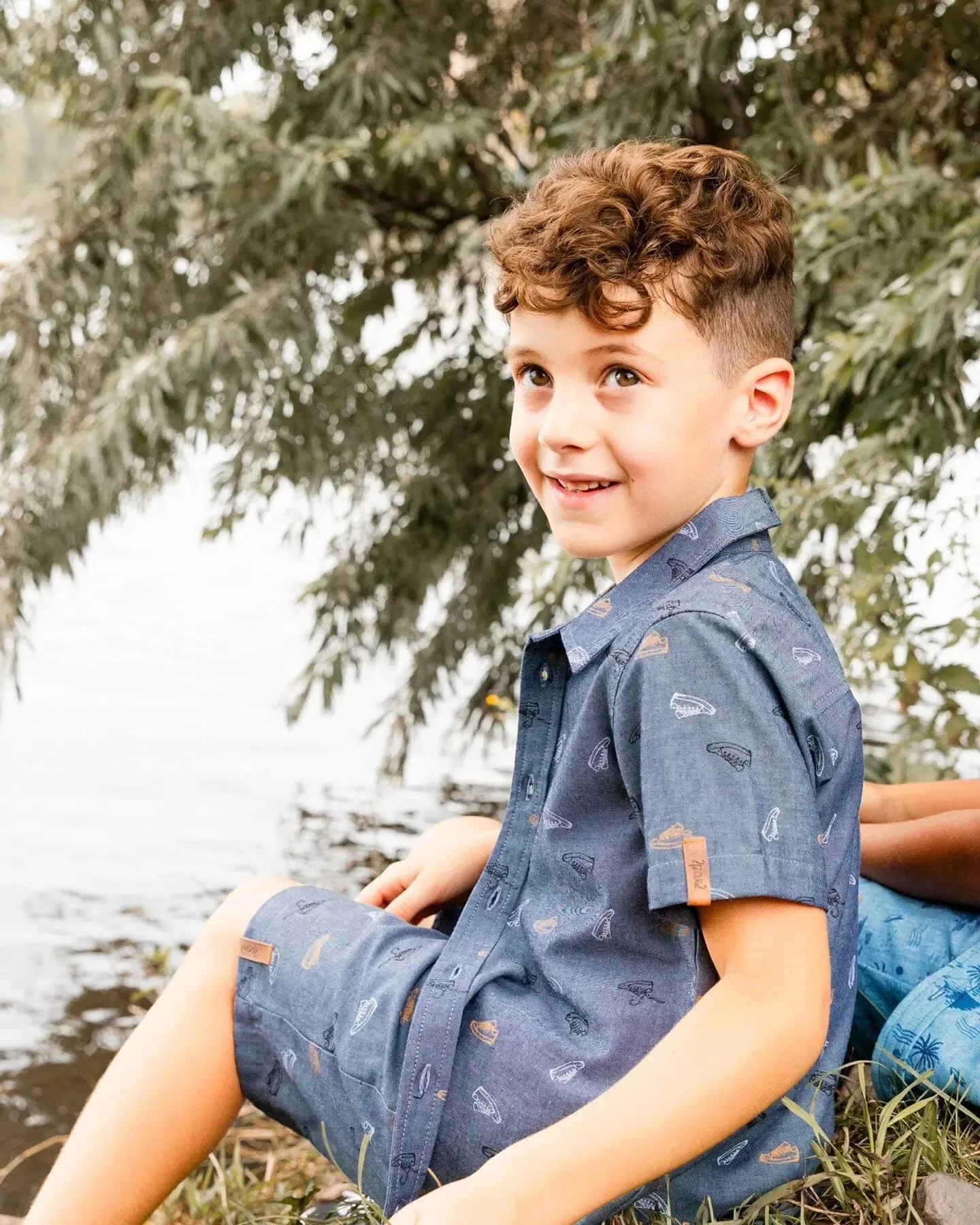 Printed Chambray Short Sleeve Shirt Gray, White And Tan
