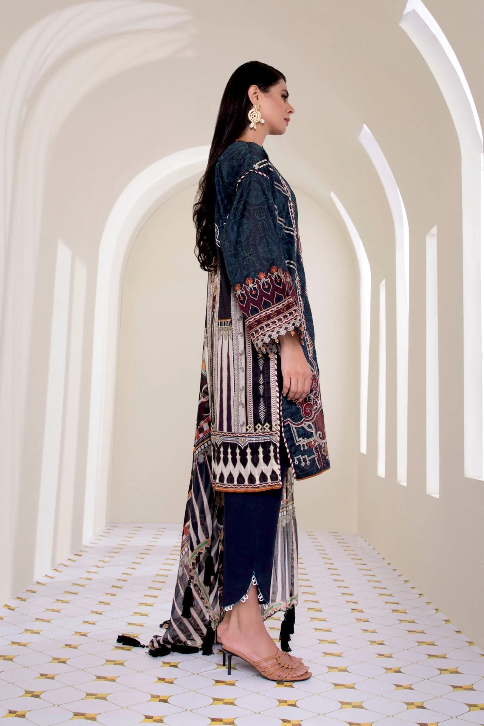 Sapphire Signature - 3 Piece Lawn Collection 2020 – Shooting Star